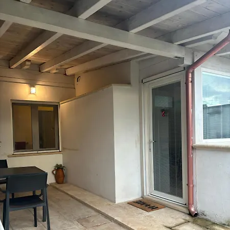 Alloggio Dechirico 아파트 *